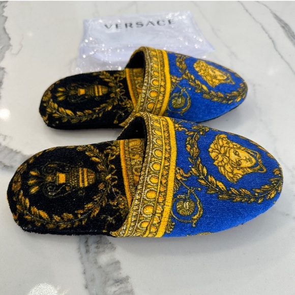 Versace Baroque Print Bath Slippers - Picture 2 of 6